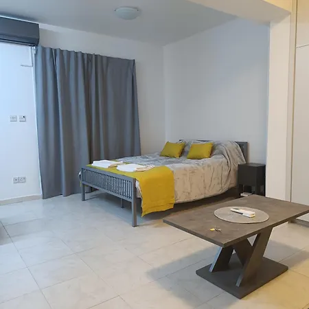 Sea-side Centre شقة *