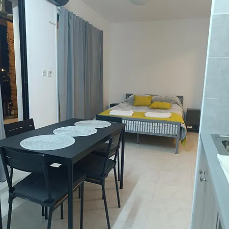 Sea-side Centre شقة *